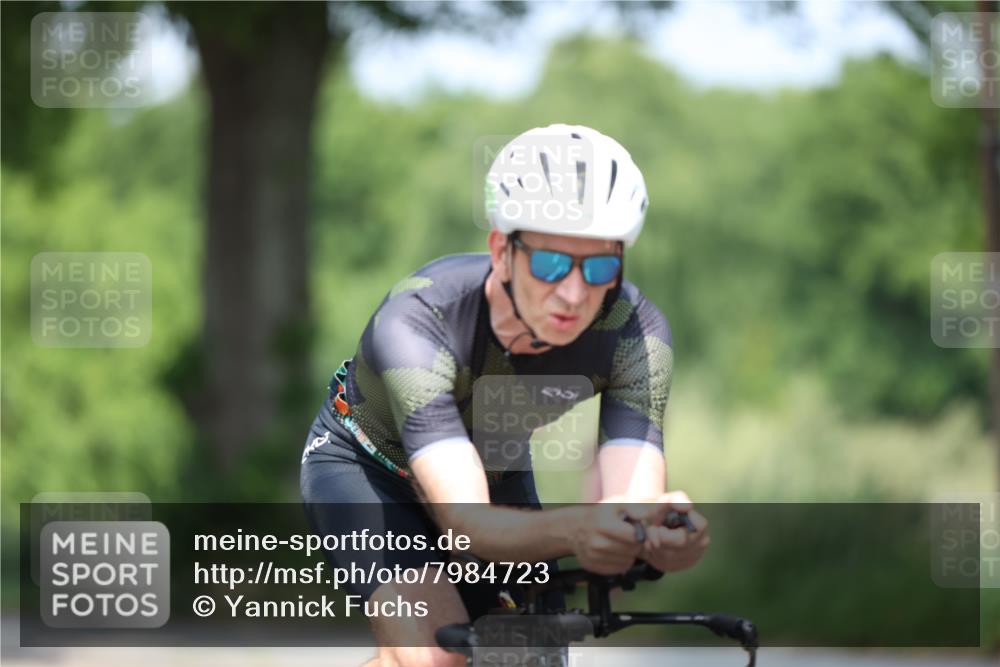 15.06.2025 - 7 Türme Triathlon Yannick Fuchs http://msf.ph/oto/7984723 15.06.2025 12:54:45 Radfahren 241, 341, 372, 470, 538, 550, 608, 817 meine-sportfotos.de
