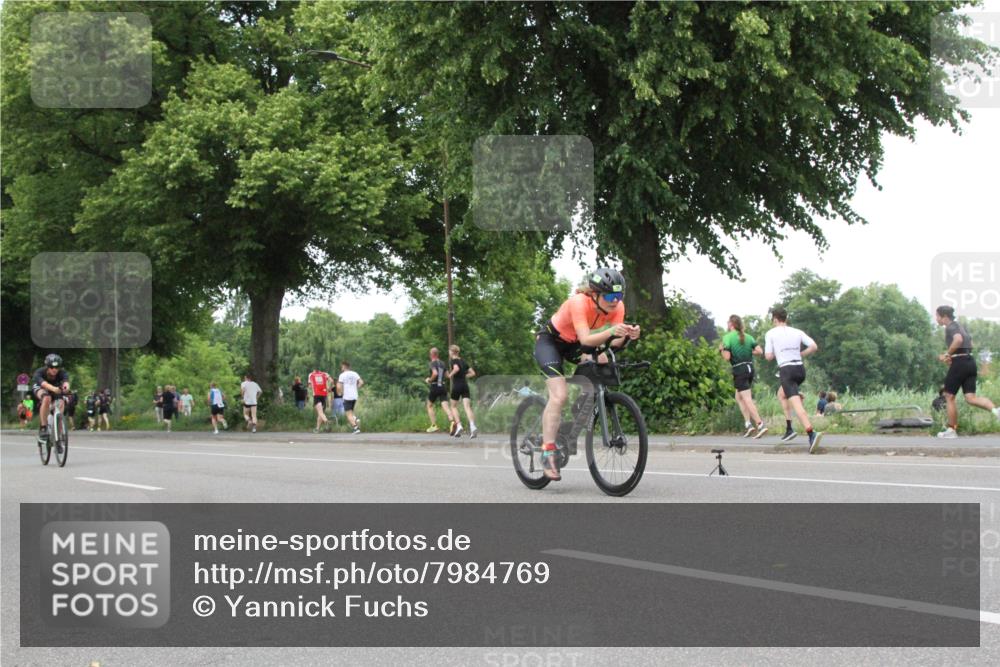 15.06.2025 - 7 Türme Triathlon Yannick Fuchs http://msf.ph/oto/7984769 15.06.2025 13:45:10 Radfahren  meine-sportfotos.de