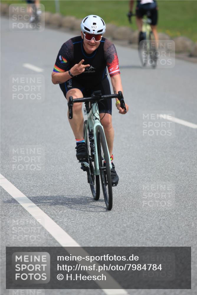 15.06.2025 - 27. Vierlanden-Triathlon H.Heesch http://msf.ph/oto/7984784 15.06.2025 11:02:16 Radfahren 104, 174, 557, 713 meine-sportfotos.de