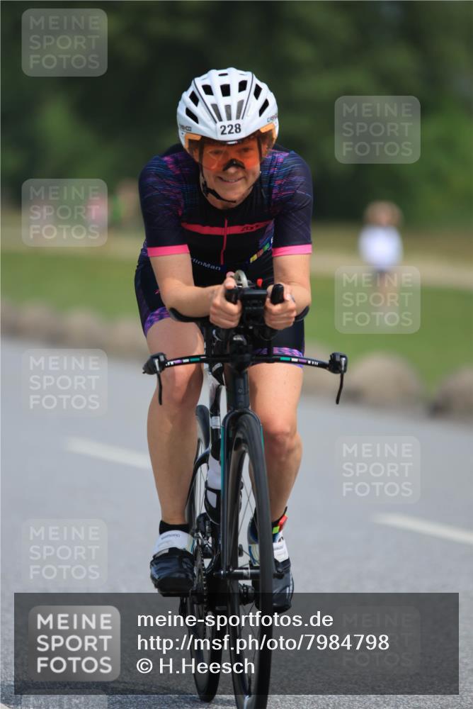 15.06.2025 - 27. Vierlanden-Triathlon H.Heesch http://msf.ph/oto/7984798 15.06.2025 11:23:45 Radfahren 204, 228, 780 meine-sportfotos.de