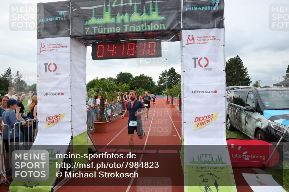 15.06.2025 - 7 Türme Triathlon Michael Strokosch http://msf.ph/oto/7984823 15.06.2025 14:18:10 Ziel 261, 511, 613, 1101, 1131 meine-sportfotos.de