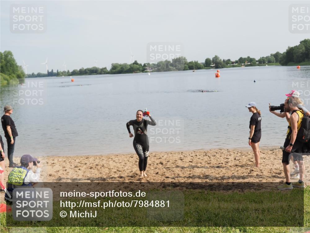 21.06.2025 - 27. Vierlanden-Triathlon MichiJ http://msf.ph/oto/7984881 15.06.2026 09:09:19 Schwimmen 224 meine-sportfotos.de