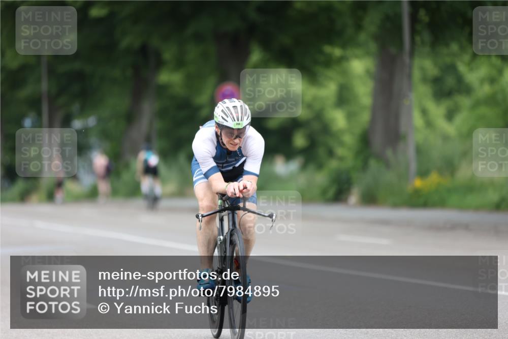 15.06.2025 - 7 Türme Triathlon Yannick Fuchs http://msf.ph/oto/7984895 15.06.2025 11:39:02 Radfahren 200, 210, 299 meine-sportfotos.de