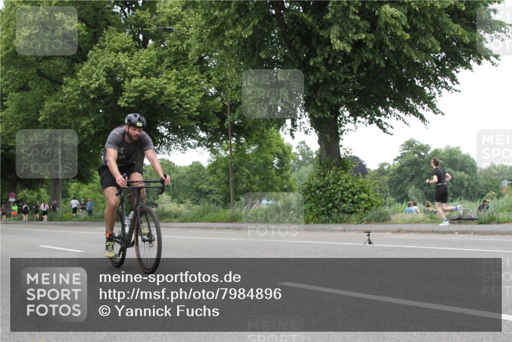 15.06.2025 - 7 Türme Triathlon Yannick Fuchs http://msf.ph/oto/7984896 15.06.2025 13:46:00 Radfahren  meine-sportfotos.de