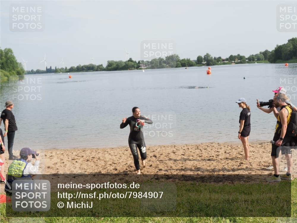 21.06.2025 - 27. Vierlanden-Triathlon MichiJ http://msf.ph/oto/7984907 15.06.2026 09:09:20 Schwimmen 224 meine-sportfotos.de