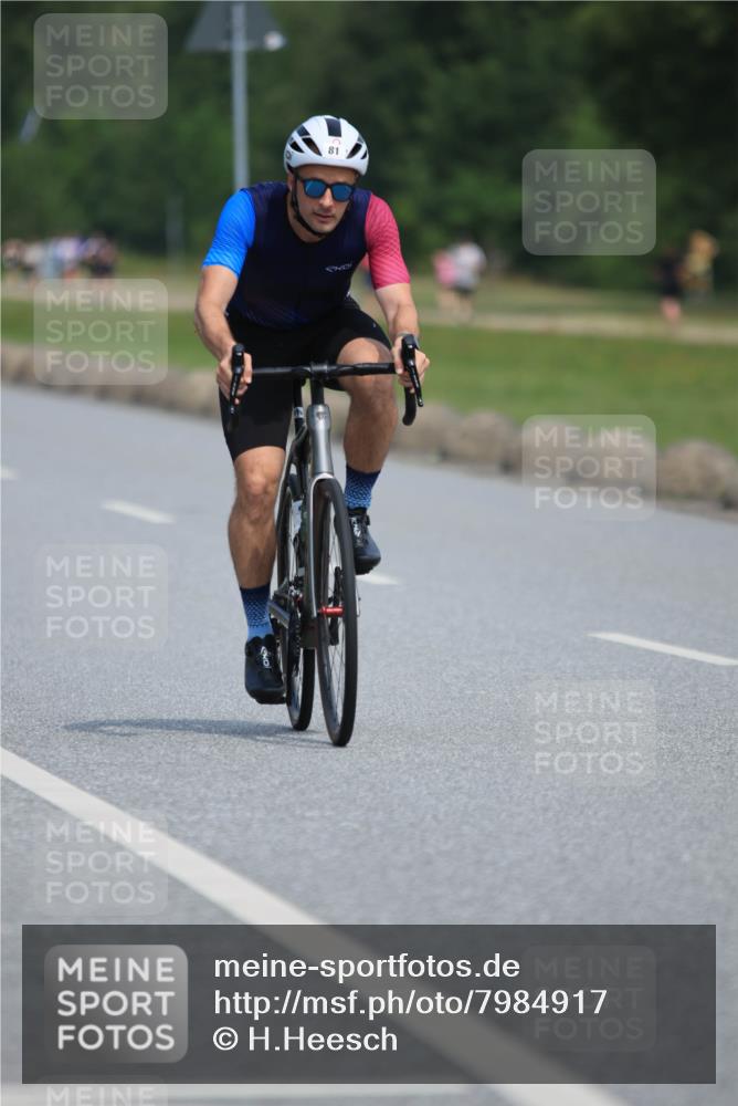 15.06.2025 - 27. Vierlanden-Triathlon H.Heesch http://msf.ph/oto/7984917 15.06.2025 11:25:01 Radfahren 22, 29, 81, 693, 970 meine-sportfotos.de