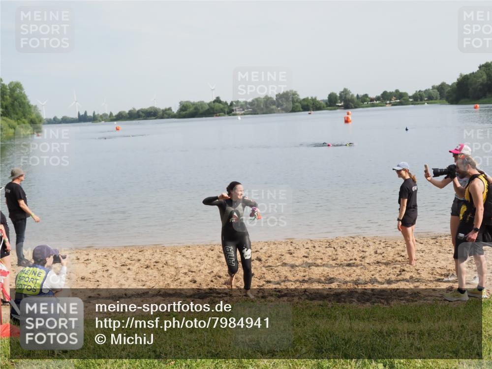 21.06.2025 - 27. Vierlanden-Triathlon MichiJ http://msf.ph/oto/7984941 15.06.2026 09:09:20 Schwimmen 224 meine-sportfotos.de