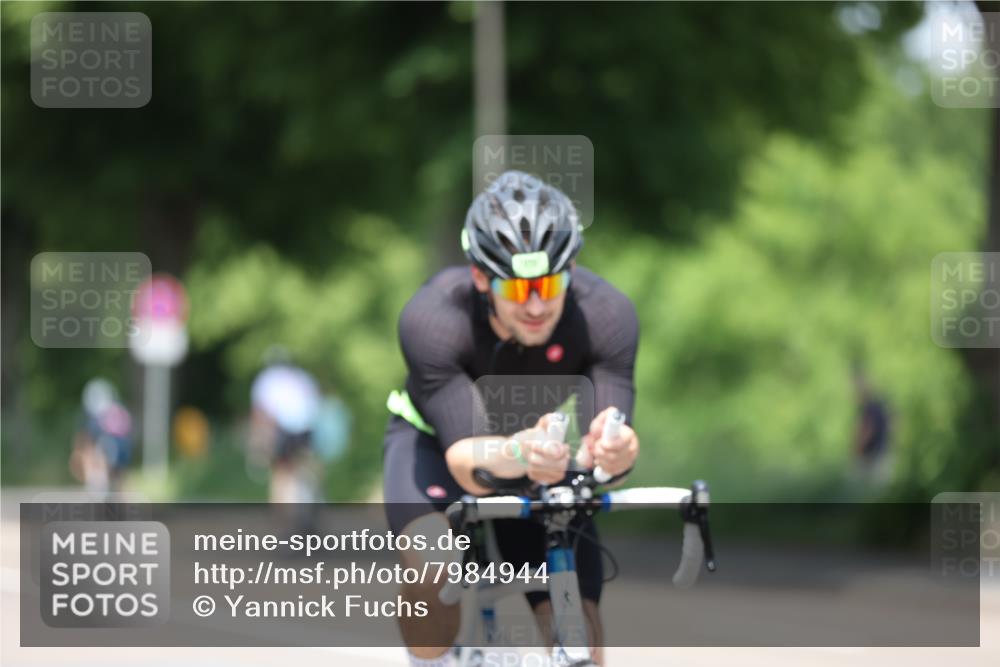 15.06.2025 - 7 Türme Triathlon Yannick Fuchs http://msf.ph/oto/7984944 15.06.2025 12:54:55 Radfahren 255, 272, 331, 436, 626, 983 meine-sportfotos.de