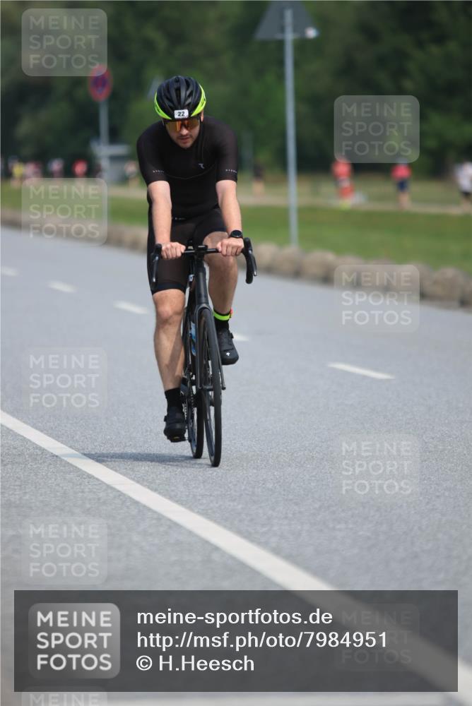 15.06.2025 - 27. Vierlanden-Triathlon H.Heesch http://msf.ph/oto/7984951 15.06.2025 11:25:04 Radfahren 22, 29, 81, 693, 970 meine-sportfotos.de