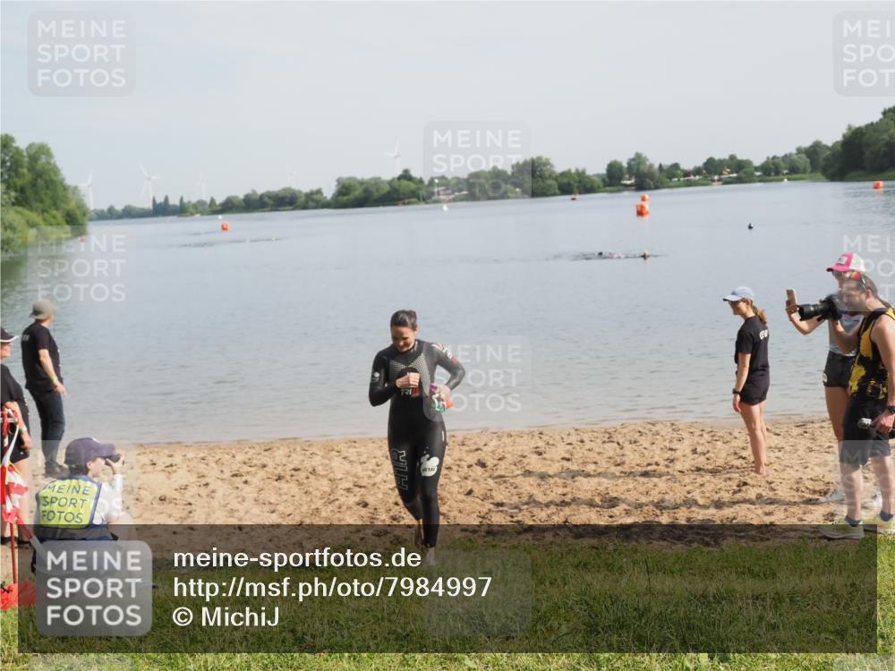 21.06.2025 - 27. Vierlanden-Triathlon MichiJ http://msf.ph/oto/7984997 15.06.2026 09:09:21 Schwimmen 224 meine-sportfotos.de