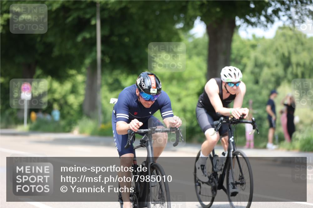 15.06.2025 - 7 Türme Triathlon Yannick Fuchs http://msf.ph/oto/7985010 15.06.2025 12:54:58 Radfahren 255, 272, 331, 436, 473, 626, 983 meine-sportfotos.de