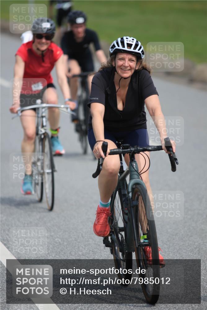 15.06.2025 - 27. Vierlanden-Triathlon H.Heesch http://msf.ph/oto/7985012 15.06.2025 11:02:48 Radfahren 493, 510, 519, 532, 594, 628, 634, 639, 725 meine-sportfotos.de