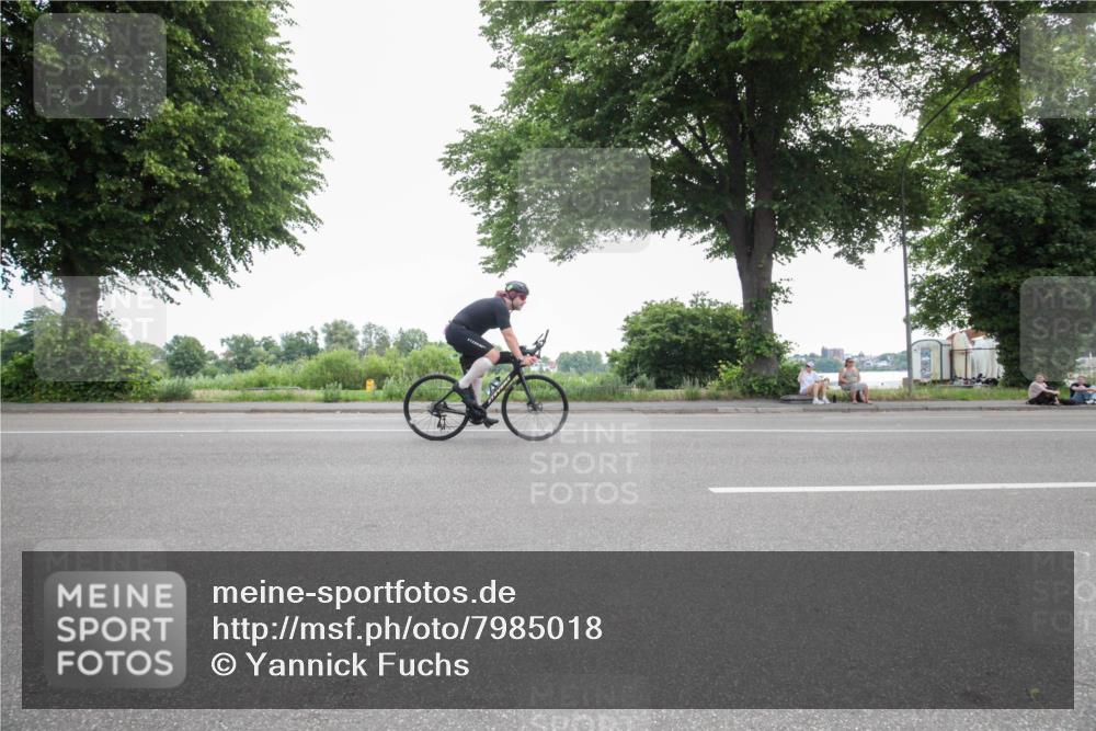 15.06.2025 - 7 Türme Triathlon Yannick Fuchs http://msf.ph/oto/7985018 15.06.2025 10:51:13 Radfahren  meine-sportfotos.de
