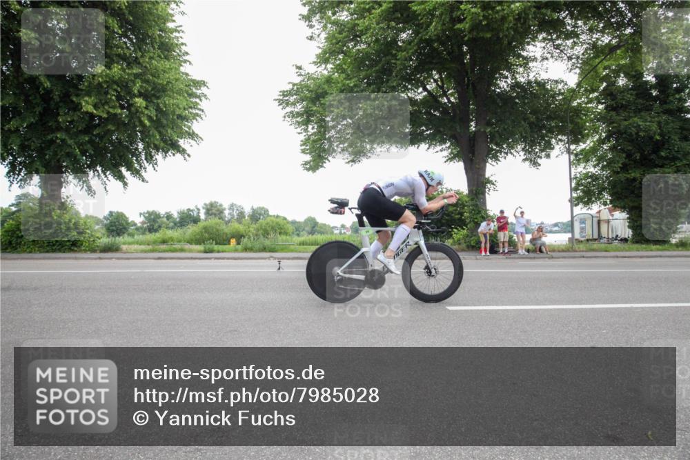 15.06.2025 - 7 Türme Triathlon Yannick Fuchs http://msf.ph/oto/7985028 15.06.2025 10:53:24 Radfahren 324 meine-sportfotos.de