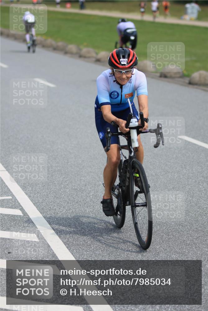15.06.2025 - 27. Vierlanden-Triathlon H.Heesch http://msf.ph/oto/7985034 15.06.2025 11:02:53 Radfahren 49, 493, 626, 628, 634, 712, 725, 736 meine-sportfotos.de