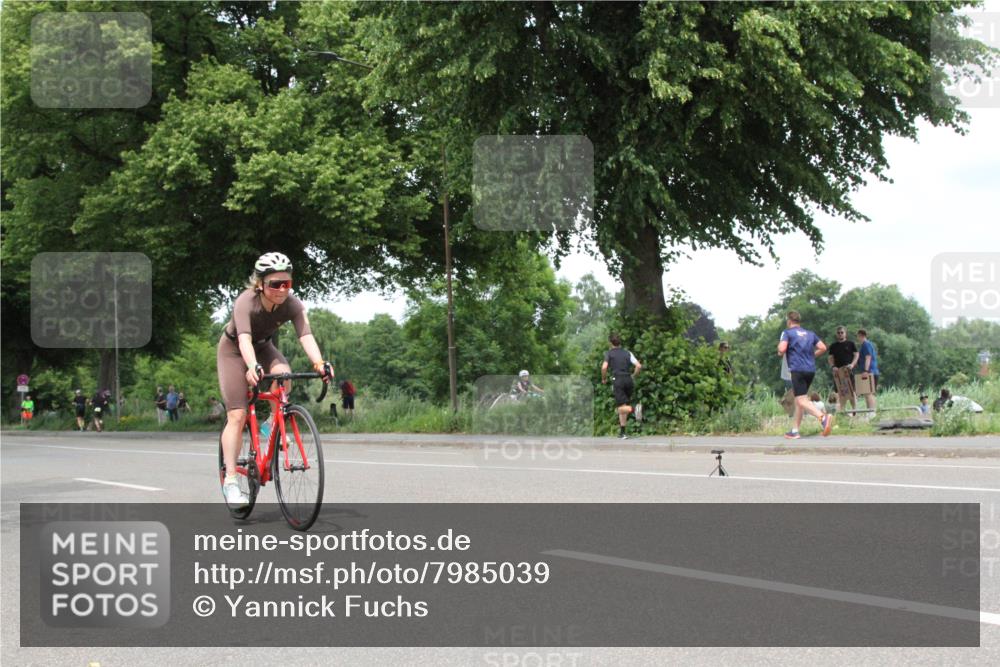 15.06.2025 - 7 Türme Triathlon Yannick Fuchs http://msf.ph/oto/7985039 15.06.2025 13:46:41 Radfahren  meine-sportfotos.de