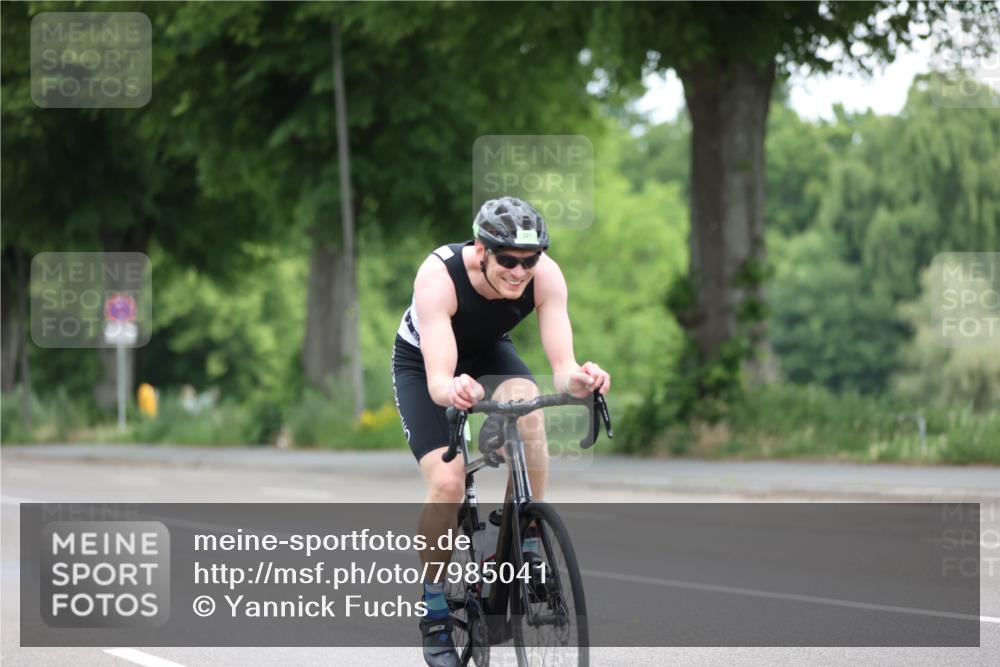 15.06.2025 - 7 Türme Triathlon Yannick Fuchs http://msf.ph/oto/7985041 15.06.2025 11:39:06 Radfahren 200, 201, 210, 299 meine-sportfotos.de