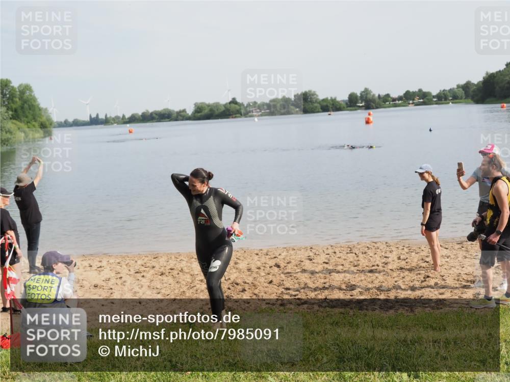 21.06.2025 - 27. Vierlanden-Triathlon MichiJ http://msf.ph/oto/7985091 15.06.2026 09:09:21 Schwimmen 224 meine-sportfotos.de
