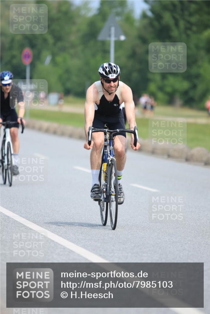15.06.2025 - 27. Vierlanden-Triathlon H.Heesch http://msf.ph/oto/7985103 15.06.2025 11:25:22 Radfahren 68, 97, 143, 169, 233, 792, 888 meine-sportfotos.de