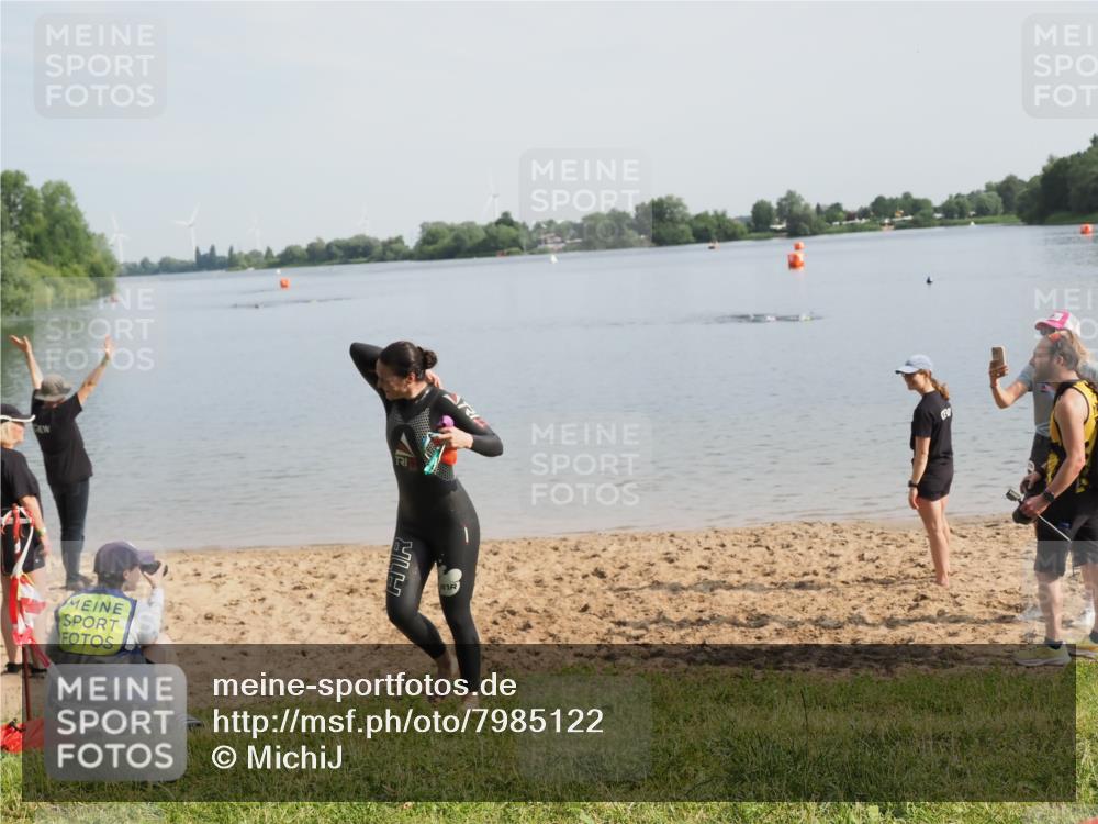 21.06.2025 - 27. Vierlanden-Triathlon MichiJ http://msf.ph/oto/7985122 15.06.2026 09:09:22 Schwimmen 224 meine-sportfotos.de