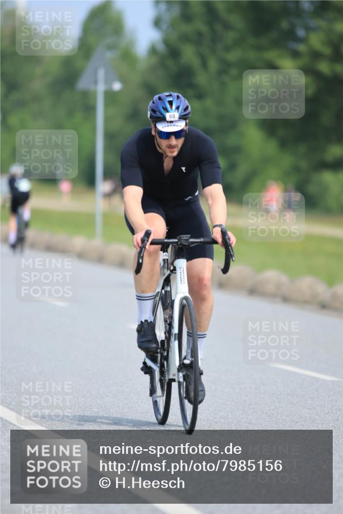15.06.2025 - 27. Vierlanden-Triathlon H.Heesch http://msf.ph/oto/7985156 15.06.2025 11:25:23 Radfahren 68, 97, 143, 169, 233, 792, 888 meine-sportfotos.de