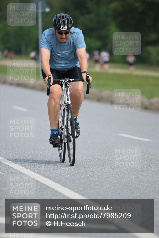 15.06.2025 - 27. Vierlanden-Triathlon H.Heesch http://msf.ph/oto/7985209 15.06.2025 11:04:28 Radfahren 12, 48, 242, 466, 568, 755 meine-sportfotos.de