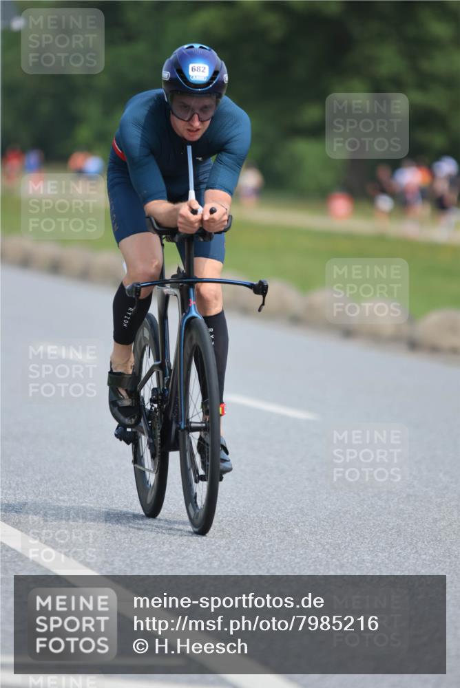 15.06.2025 - 27. Vierlanden-Triathlon H.Heesch http://msf.ph/oto/7985216 15.06.2025 11:26:08 Radfahren 18, 652, 682, 798, 800, 881, 919 meine-sportfotos.de