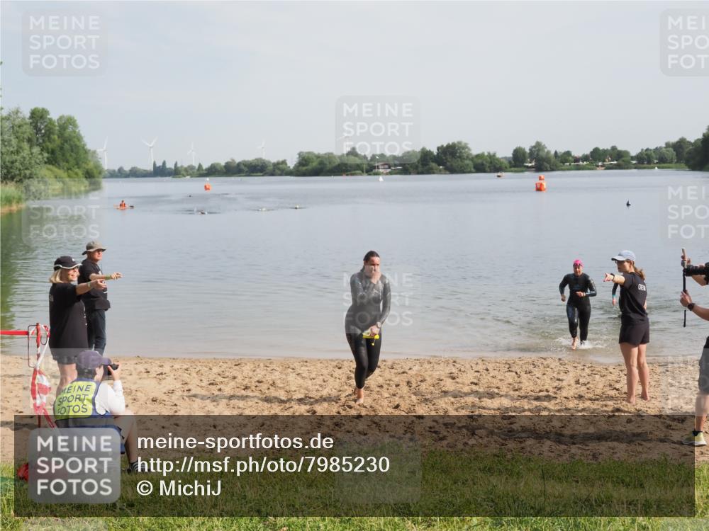 21.06.2025 - 27. Vierlanden-Triathlon MichiJ http://msf.ph/oto/7985230 15.06.2026 09:10:18 Schwimmen 213, 250 meine-sportfotos.de