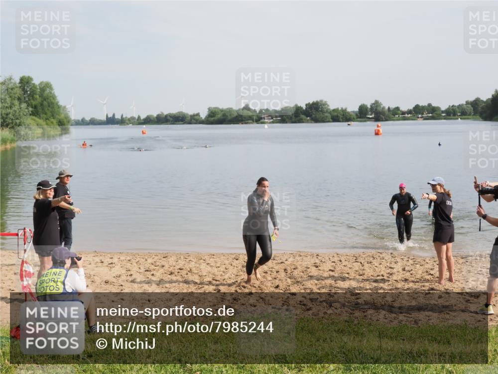 21.06.2025 - 27. Vierlanden-Triathlon MichiJ http://msf.ph/oto/7985244 15.06.2026 09:10:18 Schwimmen 213, 250 meine-sportfotos.de