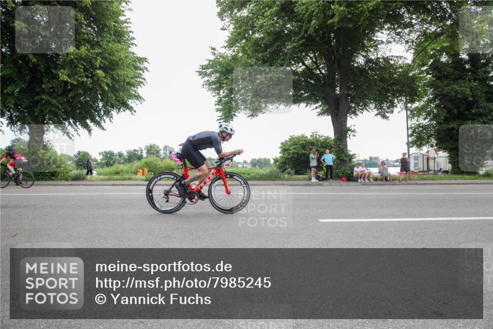 15.06.2025 - 7 Türme Triathlon Yannick Fuchs http://msf.ph/oto/7985245 15.06.2025 11:11:15 Radfahren 200, 204, 246, 278, 329 meine-sportfotos.de
