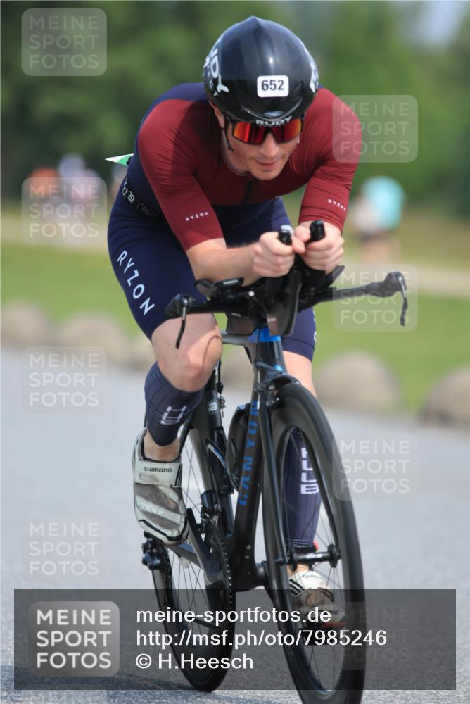 15.06.2025 - 27. Vierlanden-Triathlon H.Heesch http://msf.ph/oto/7985246 15.06.2025 11:26:10 Radfahren 18, 652, 682, 798, 800, 881, 911, 919 meine-sportfotos.de