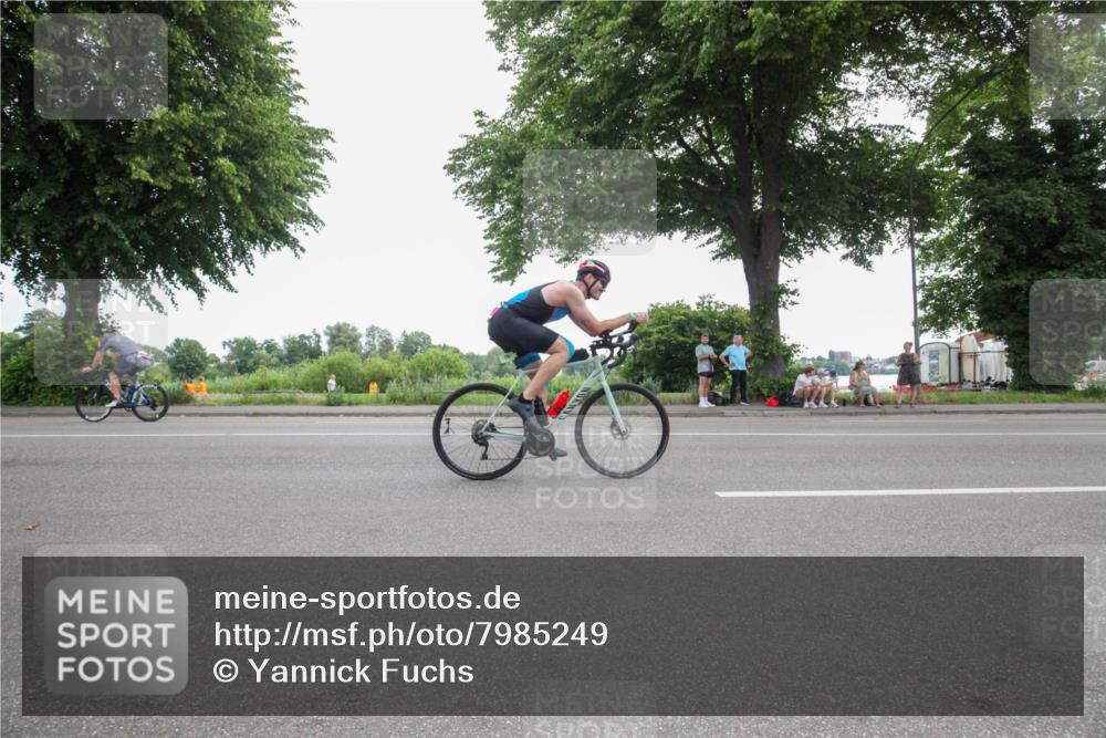 15.06.2025 - 7 Türme Triathlon Yannick Fuchs http://msf.ph/oto/7985249 15.06.2025 11:11:21 Radfahren 204, 246, 255, 263, 278, 323, 333 meine-sportfotos.de