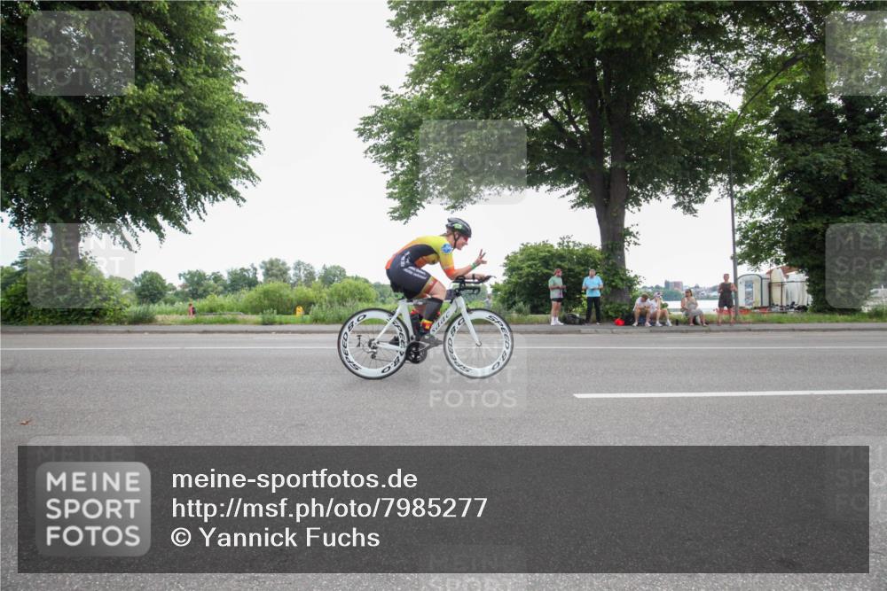 15.06.2025 - 7 Türme Triathlon Yannick Fuchs http://msf.ph/oto/7985277 15.06.2025 11:11:58 Radfahren 225, 265 meine-sportfotos.de