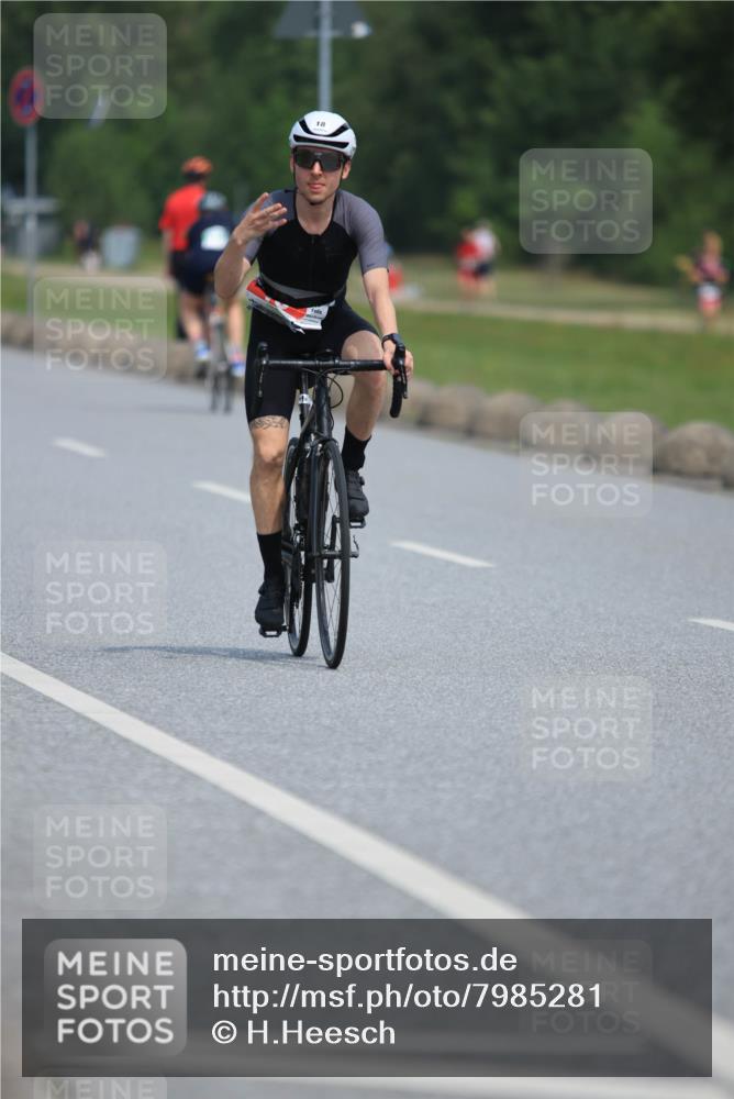 15.06.2025 - 27. Vierlanden-Triathlon H.Heesch http://msf.ph/oto/7985281 15.06.2025 11:26:15 Radfahren 18, 798, 800, 881, 911, 945, 978 meine-sportfotos.de