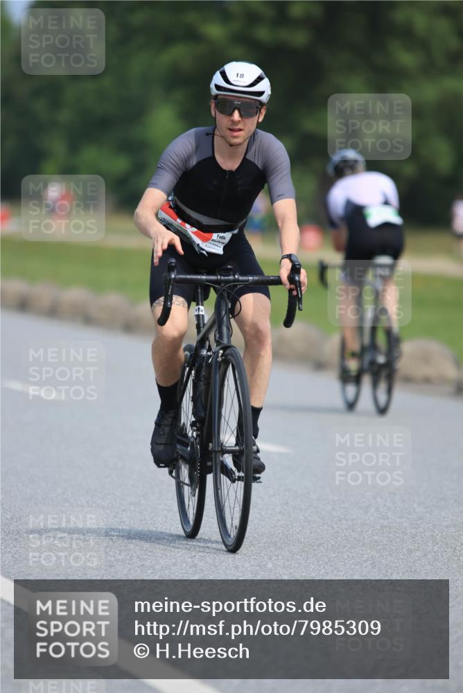 15.06.2025 - 27. Vierlanden-Triathlon H.Heesch http://msf.ph/oto/7985309 15.06.2025 11:26:15 Radfahren 18, 798, 800, 881, 911, 945, 978 meine-sportfotos.de