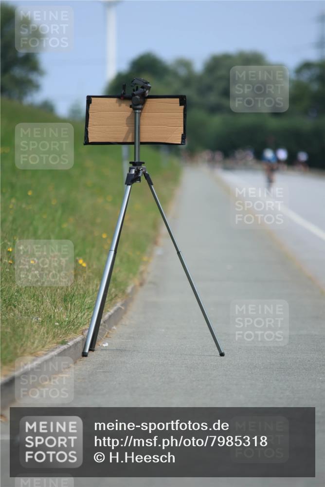 15.06.2025 - 27. Vierlanden-Triathlon H.Heesch http://msf.ph/oto/7985318 15.06.2025 11:26:19 Radfahren 18, 911, 945, 978 meine-sportfotos.de
