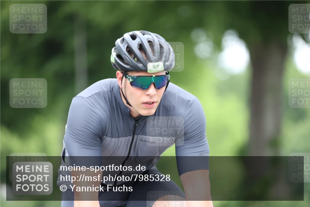 15.06.2025 - 7 Türme Triathlon Yannick Fuchs http://msf.ph/oto/7985328 15.06.2025 11:39:35 Radfahren 220, 329 meine-sportfotos.de