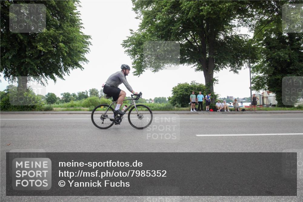 15.06.2025 - 7 Türme Triathlon Yannick Fuchs http://msf.ph/oto/7985352 15.06.2025 11:13:55 Radfahren 317 meine-sportfotos.de