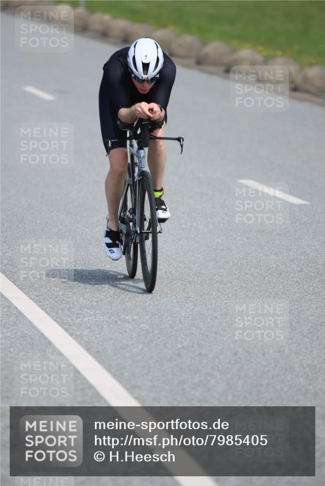 15.06.2025 - 27. Vierlanden-Triathlon H.Heesch http://msf.ph/oto/7985405 15.06.2025 11:30:16 Radfahren 693, 735, 736, 930, 940, 973 meine-sportfotos.de