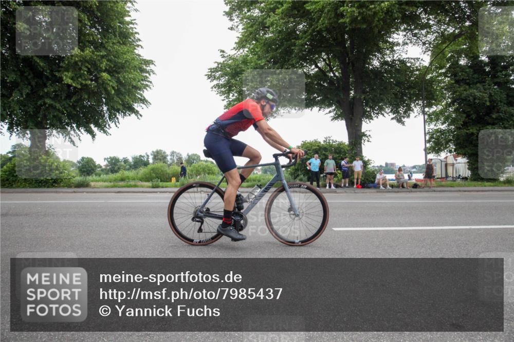 15.06.2025 - 7 Türme Triathlon Yannick Fuchs http://msf.ph/oto/7985437 15.06.2025 11:16:23 Radfahren 256, 274, 308 meine-sportfotos.de