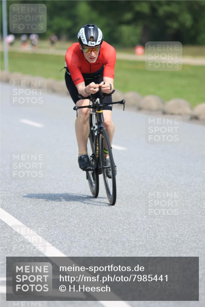 15.06.2025 - 27. Vierlanden-Triathlon H.Heesch http://msf.ph/oto/7985441 15.06.2025 11:30:35 Radfahren 725, 764, 923 meine-sportfotos.de
