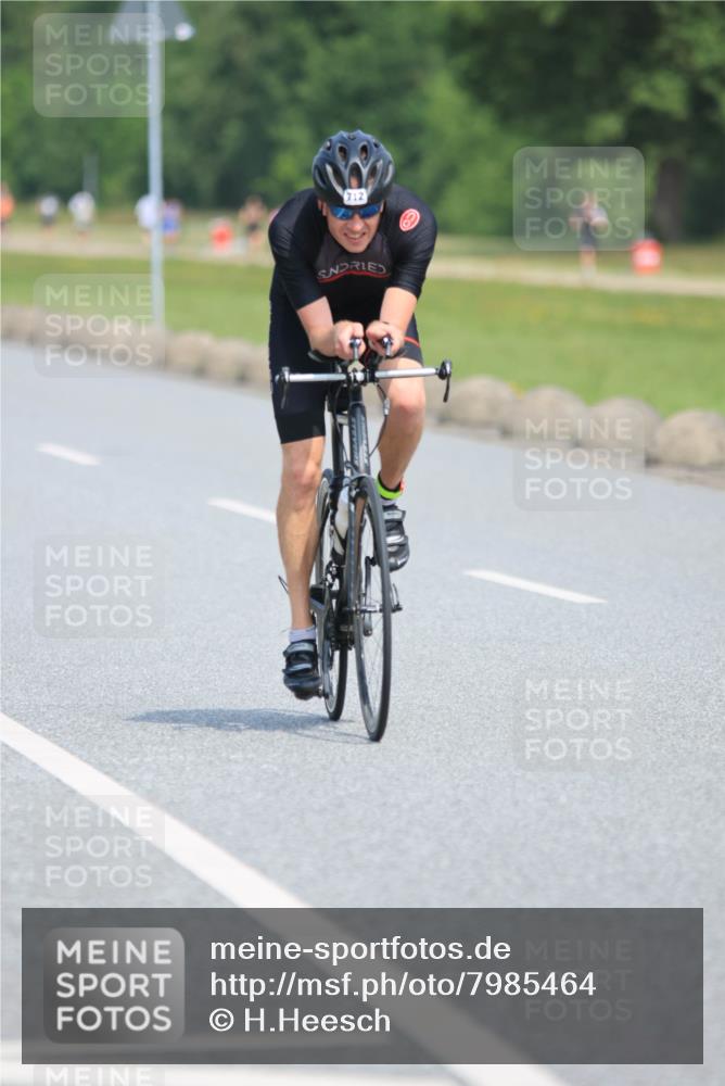 15.06.2025 - 27. Vierlanden-Triathlon H.Heesch http://msf.ph/oto/7985464 15.06.2025 11:30:46 Radfahren 639, 712, 749, 875, 926 meine-sportfotos.de