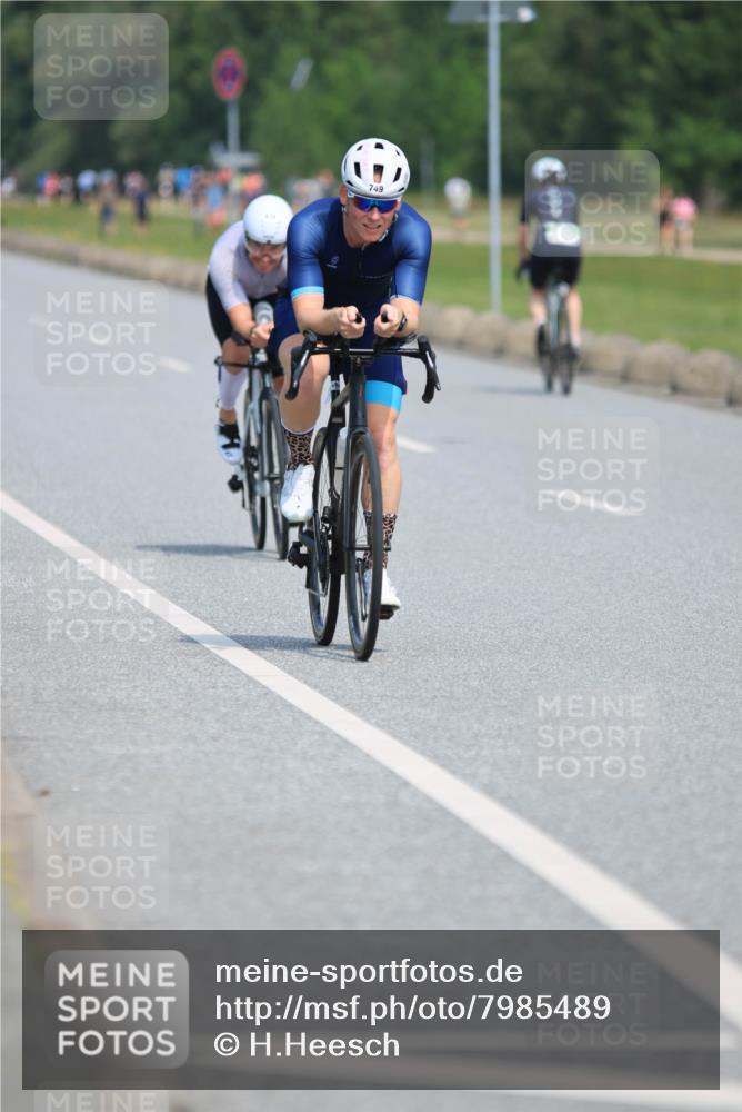 15.06.2025 - 27. Vierlanden-Triathlon H.Heesch http://msf.ph/oto/7985489 15.06.2025 11:30:50 Radfahren 167, 639, 651, 712, 749, 875, 926, 980 meine-sportfotos.de