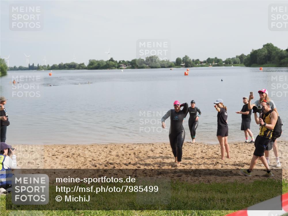 21.06.2025 - 27. Vierlanden-Triathlon MichiJ http://msf.ph/oto/7985499 15.06.2026 09:10:22 Schwimmen 213, 218, 250 meine-sportfotos.de