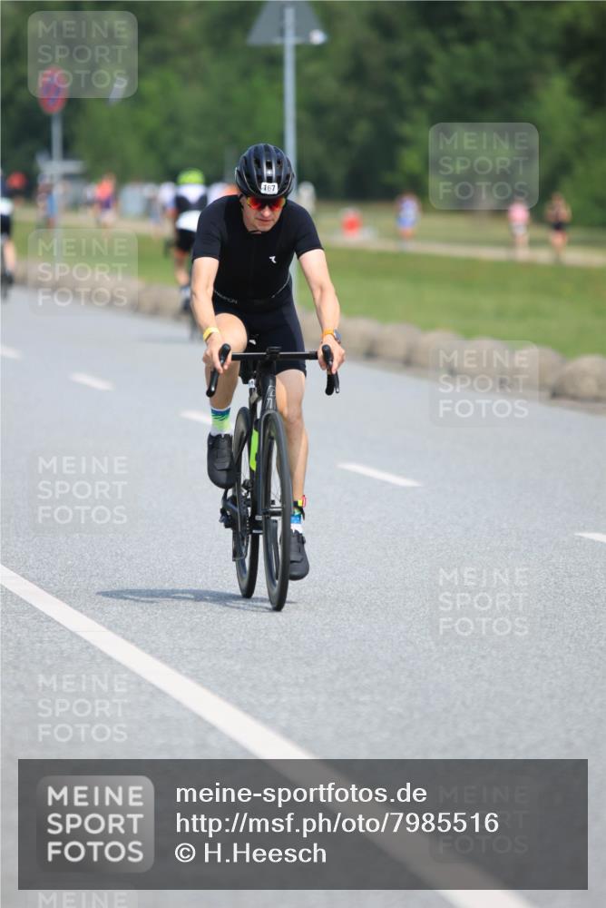 15.06.2025 - 27. Vierlanden-Triathlon H.Heesch http://msf.ph/oto/7985516 15.06.2025 11:30:55 Radfahren 167, 228, 639, 651, 891, 926, 931, 980 meine-sportfotos.de