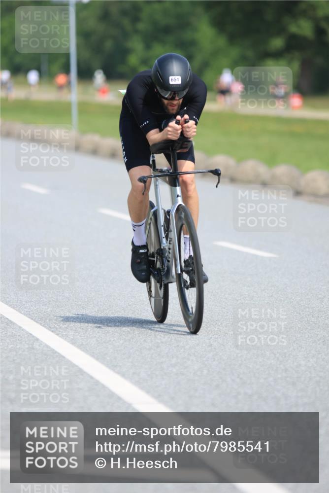 15.06.2025 - 27. Vierlanden-Triathlon H.Heesch http://msf.ph/oto/7985541 15.06.2025 11:30:58 Radfahren 167, 228, 651, 891, 931, 980 meine-sportfotos.de