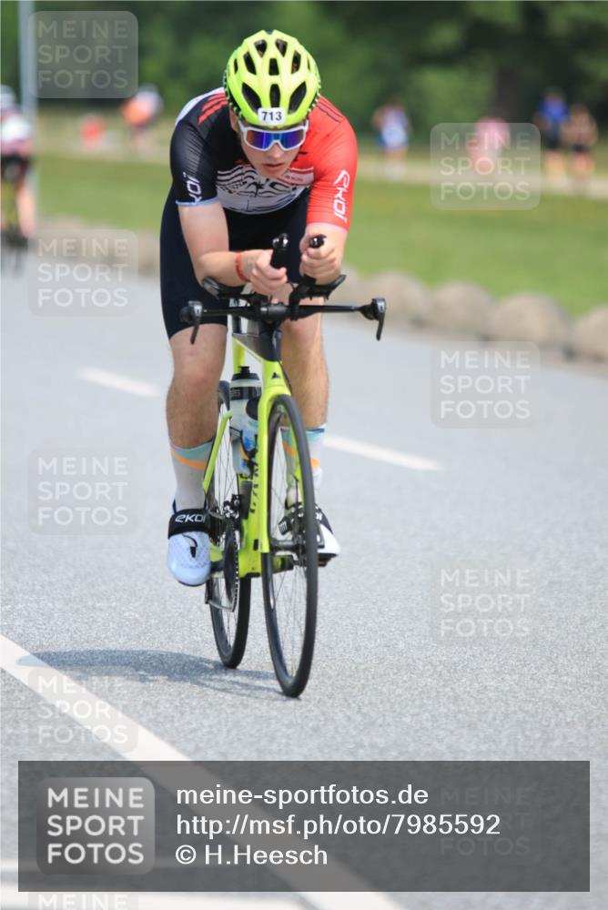 15.06.2025 - 27. Vierlanden-Triathlon H.Heesch http://msf.ph/oto/7985592 15.06.2025 11:31:10 Radfahren 713, 812, 895, 917, 924, 941, 1400 meine-sportfotos.de