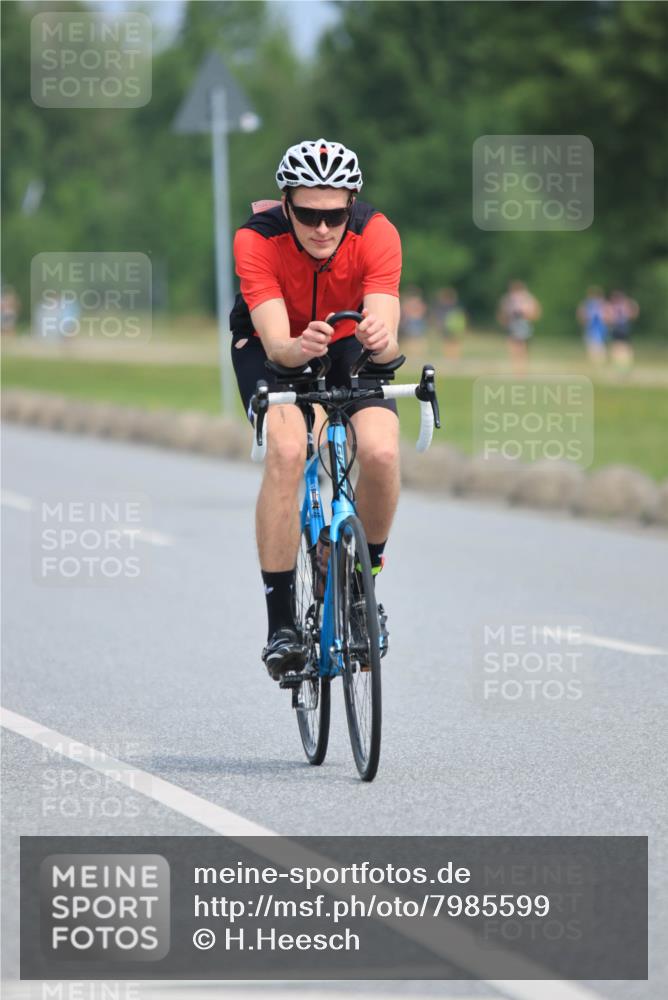 15.06.2025 - 27. Vierlanden-Triathlon H.Heesch http://msf.ph/oto/7985599 15.06.2025 11:05:39 Radfahren 82, 552 meine-sportfotos.de