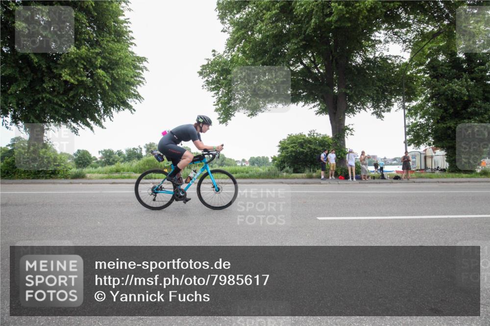 15.06.2025 - 7 Türme Triathlon Yannick Fuchs http://msf.ph/oto/7985617 15.06.2025 11:20:44 Radfahren  meine-sportfotos.de