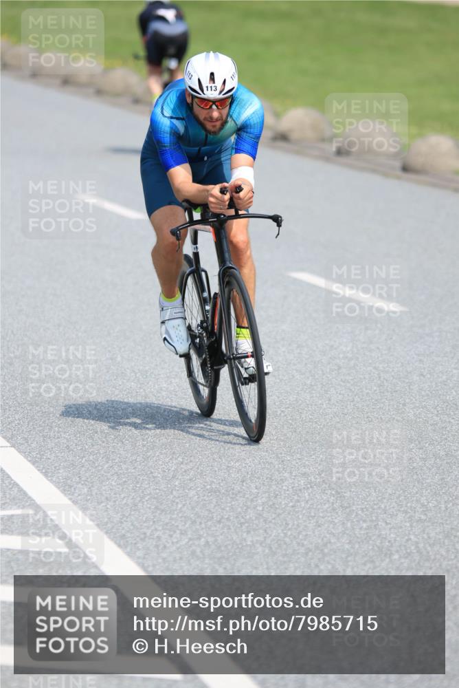 15.06.2025 - 27. Vierlanden-Triathlon H.Heesch http://msf.ph/oto/7985715 15.06.2025 11:31:54 Radfahren 113, 761, 898, 913 meine-sportfotos.de